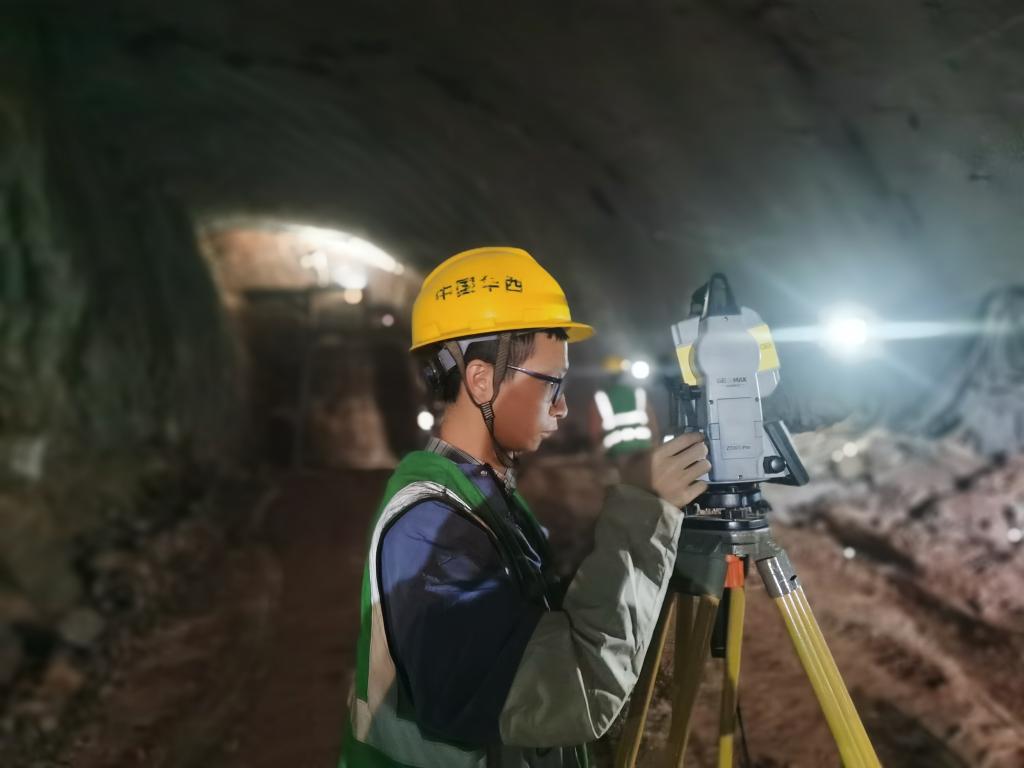 D600